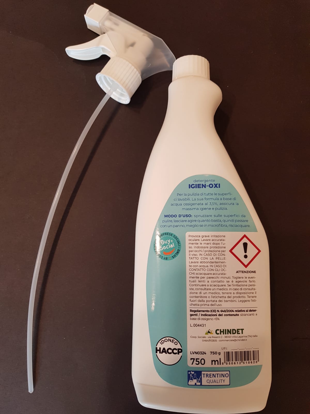 Igien-Oxi Detergente igienizzante per Superfici lavabili con 3,5% di acqua ossigenata - 750 Ml. - immagine 6